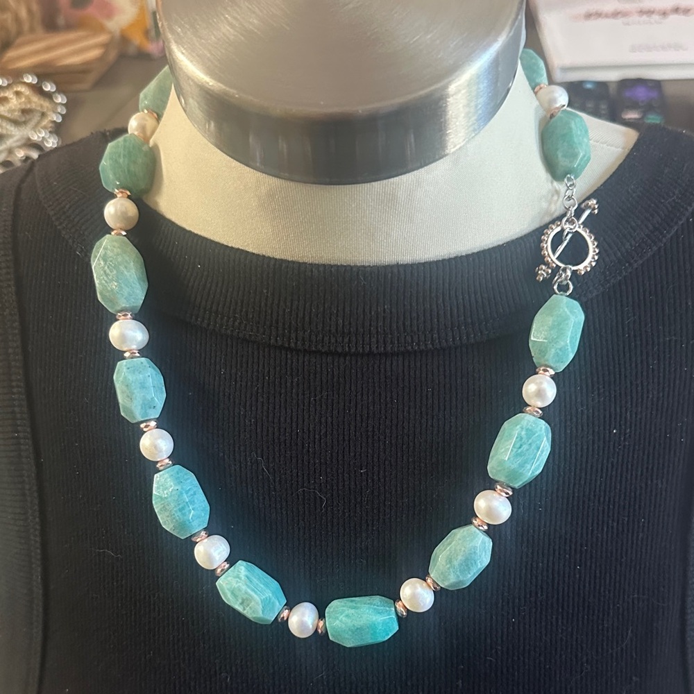 Elegant Amazonite and Pearl Necklace